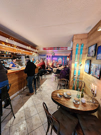 Atmosphère du Café Le Petit Social à Chamonix-Mont-Blanc - n°9