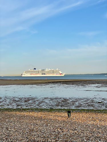 Calshot Beach Car Park - Parking garage