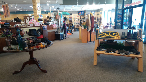 Shoe Store «Mar-Lou Shoes», reviews and photos, 5471 Mayfield Rd, Lyndhurst, OH 44124, USA