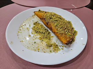 Photo n°51 de La Rose de Damas à Paris ()