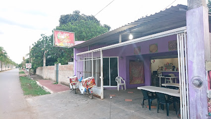 chely,s pizzeria - 45 x 38, Avenida de las naranjas, 97880 Oxkutzcab, Yuc., Mexico