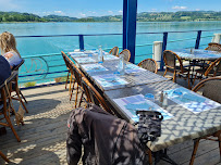 Atmosphère du Restaurant Les Belles Rives à Aiguebelette-le-Lac - n°3