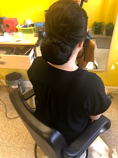 Beauty Salon «New Image Dominican Hair Salon», reviews and photos, 143 W Main St, Norristown, PA 19401, USA