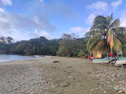 Bloody Bay beach'in fotoğrafı geniş ile birlikte