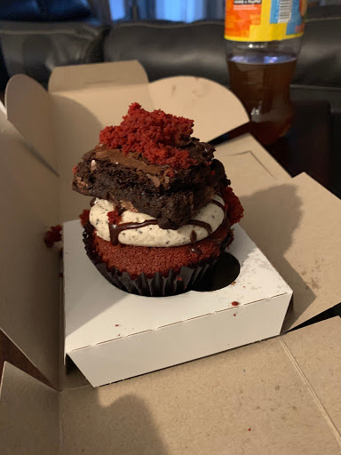 Bakery «Sugar Vault Desserts & Bakery», reviews and photos, 5606 Baltimore Ave, Hyattsville, MD 20781, USA