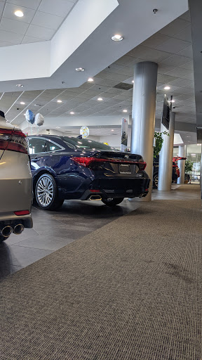 Toyota Dealer «Bredemann Toyota», reviews and photos, 1301 W Dempster St, Park Ridge, IL 60068, USA