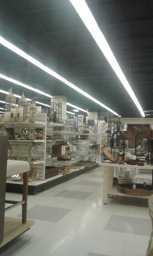 Department Store «T.J. Maxx & HomeGoods», reviews and photos, 7 Neponset St, Worcester, MA 01606, USA