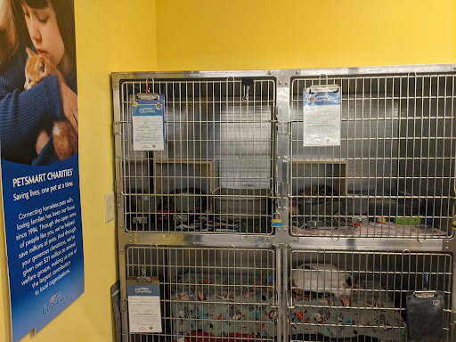 Pet Supply Store «PetSmart», reviews and photos, 5336 Westpointe Plaza Drive, Columbus, OH 43228, USA