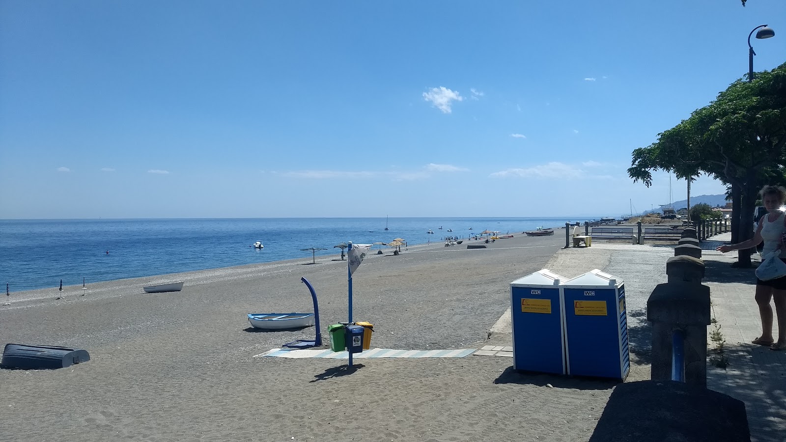 Foto von Ali Terme beach - beliebter Ort unter Entspannungskennern