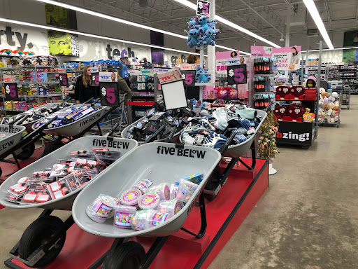 Variety Store «Five Below», reviews and photos, 3910 Commerce Blvd, Dickson City, PA 18519, USA