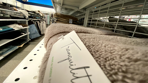 Clothing Store «Ross Dress for Less», reviews and photos, 3300 S Glenstone Ave, Springfield, MO 65804, USA