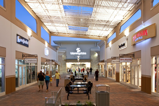 Shopping Mall «Grand Prairie Premium Outlets», reviews and photos, 2950 I-20 Frontage Rd, Grand Prairie, TX 75052, USA