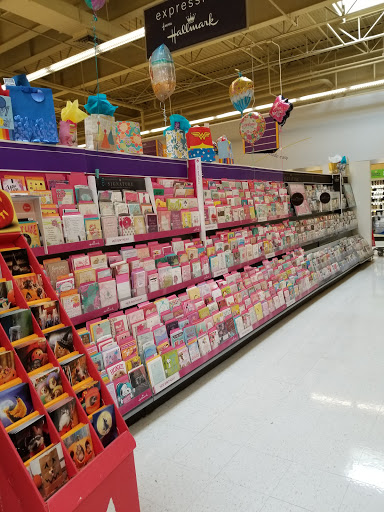 Grocery Store «Super Stop & Shop», reviews and photos, 600 Kinderkamack Rd, Emerson, NJ 07630, USA