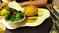 Hamburger du Restaurant Le Char'Lo à Douarnenez - n°3