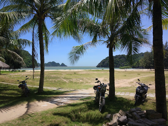 Tung thu beach