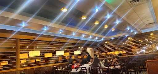 Shopping Mall «Signal Hills Shopping Center», reviews and photos, 1225 S Robert St, West St Paul, MN 55118, USA