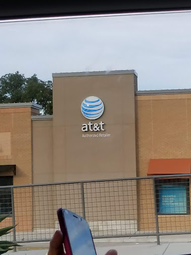 Cell Phone Store «AT&T Authorized Retailer», reviews and photos, 1800 Ranch Rd 620 #200, Lakeway, TX 78734, USA