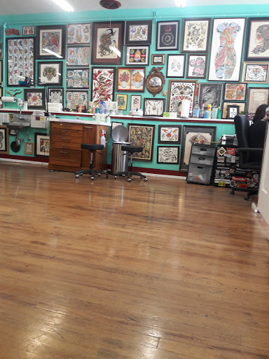 Tattoo Shop «Dedication Tattoo», reviews and photos, 1905 S Broadway, Denver, CO 80210, USA