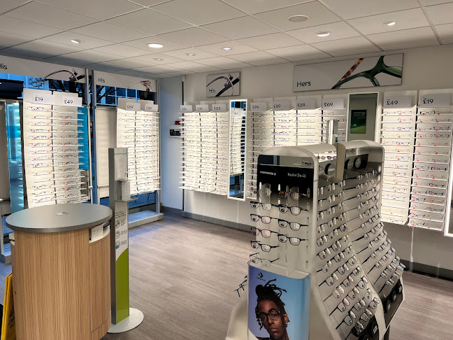 Specsavers Opticians and Audiologists - Plymstock - Plymouth