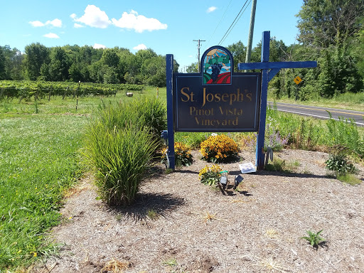 Winery «Saint Joseph Vineyard - Pinot Vista Tasting Room», reviews and photos, 7882 Warner Rd, Madison, OH 44057, USA