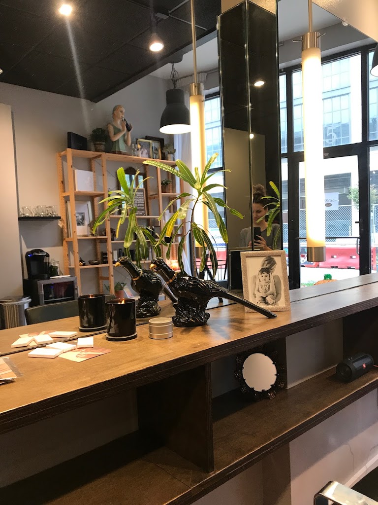 Bennie's Salon 43201