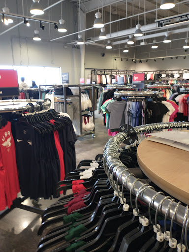 Clothing Store «Nike Factory Store», reviews and photos, 243 Tanger Dr Suite 243, Williamsburg, IA 52361, USA