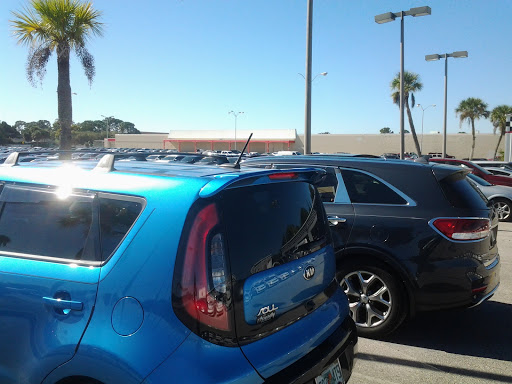 Car Dealer «Friendly Kia», reviews and photos, 5819 US-19, New Port Richey, FL 34652, USA