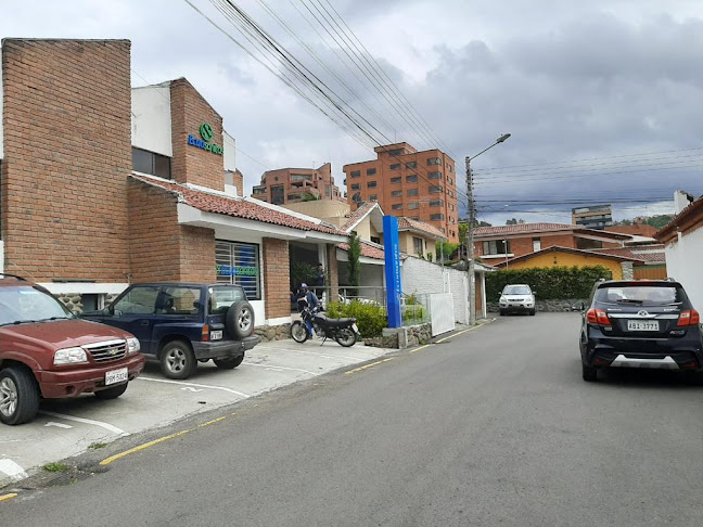 Calle Urapán 168 entre Av. 3 de Noviembre y Álamos Detrás de la Gasolinera Eloy Alfaro, Cuenca 010215, Ecuador
