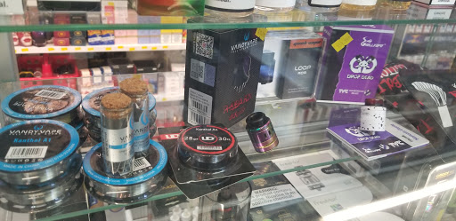 Tobacco Shop «Smoke Plus», reviews and photos, 620 SE Everett Mall Way # 500, Everett, WA 98208, USA