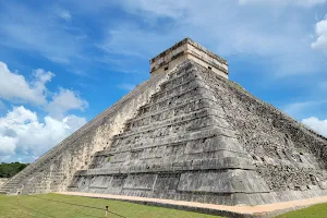 El Castillo image