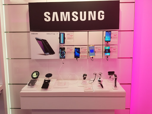 Cell Phone Store «T-Mobile», reviews and photos, 13613 Connecticut Ave, Aspen Hill, MD 20906, USA