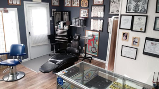 Tattoo and Piercing Shop «Lunchbox Tattoo & Body Piercing», reviews and photos, 3604 N Chapel Hill Rd, Johnsburg, IL 60050, USA