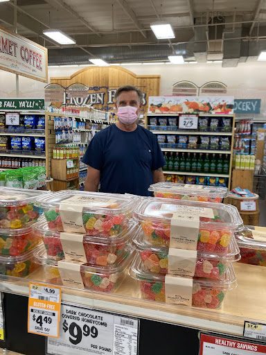 Health Food Store «Sprouts Farmers Market», reviews and photos, 24285 Magic Mountain Pkwy, Valencia, CA 91355, USA