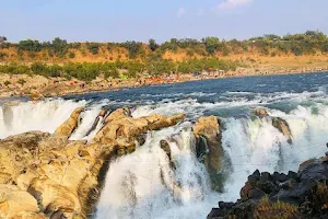 Dhuandhar Waterfall image