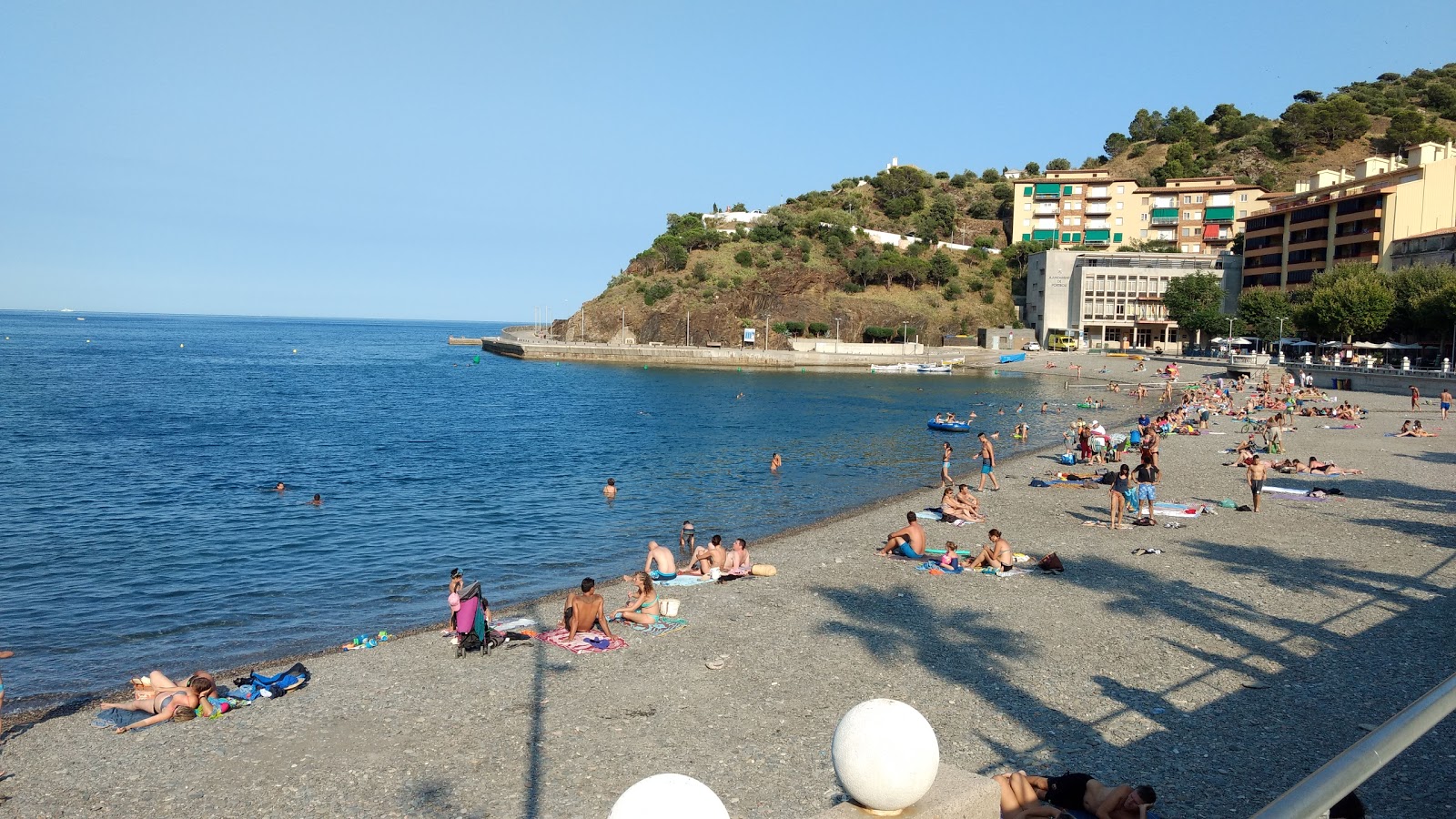 Foto di Platja de Portbou con molto pulita livello di pulizia
