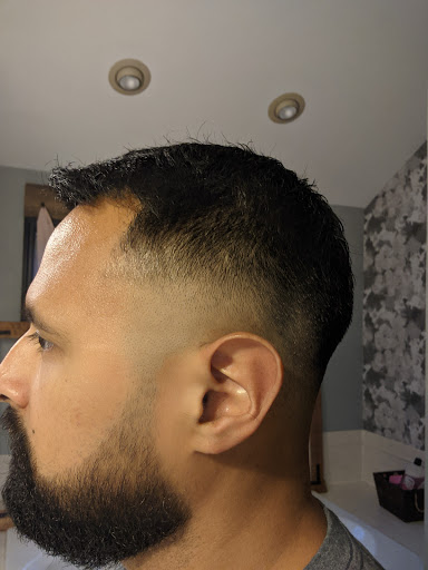 Barber Shop «Razorsharp Barbershop», reviews and photos, 3407 Orchard Rd, Oswego, IL 60543, USA