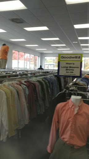 Thrift Store «Goodwill Bailey Bridge Retail Store», reviews and photos, 11749 Hull Street Rd, Midlothian, VA 23112, USA