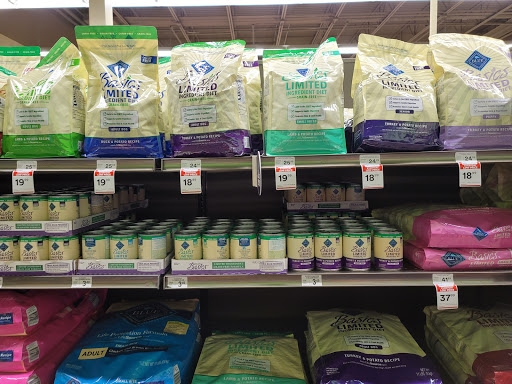 Pet Supply Store «Petco Animal Supplies», reviews and photos, 1419 Towne Square Blvd NW, Roanoke, VA 24019, USA