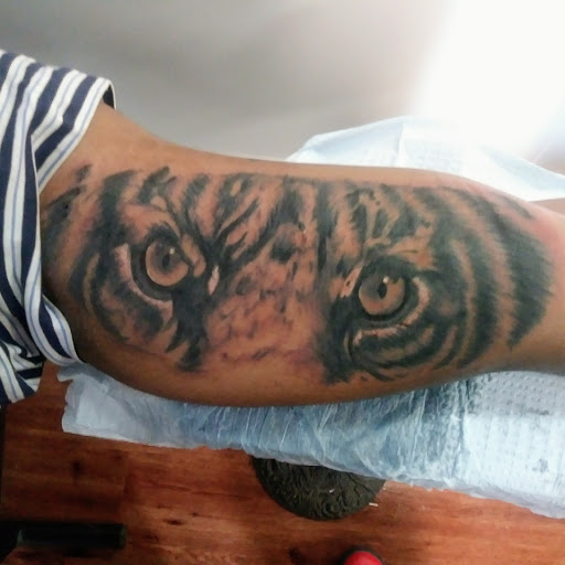 Tattoo Shop «Official Ink Tattoo», reviews and photos, 5045 Memorial Dr, Stone Mountain, GA 30083, USA