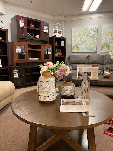 Furniture Store «Raymour & Flanigan Furniture and Mattress Store», reviews and photos, 65 Baltimore Pike, Springfield, PA 19064, USA