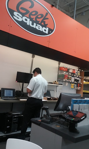 Electronics Store «Best Buy», reviews and photos, 731 N Hwy 67, Cedar Hill, TX 75104, USA