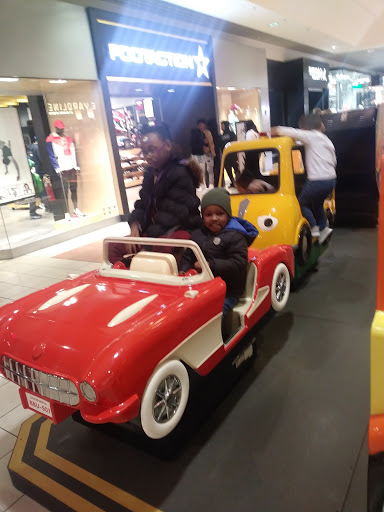 Shopping Mall «North Riverside Park Mall», reviews and photos, 7501 W Cermak Rd, N Riverside, IL 60546, USA