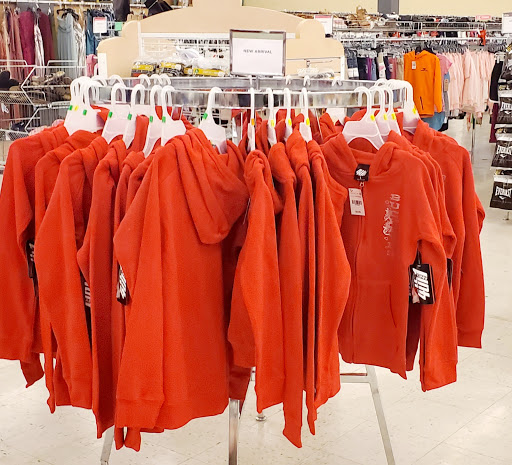 Discount Store «Discount Fashion Warehouse Northland», reviews and photos, 2727 Northland Plaza Dr, Columbus, OH 43231, USA