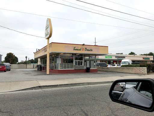 Donut Shop, 401 S Brookhurst Rd, Fullerton, CA 92833, USA, 