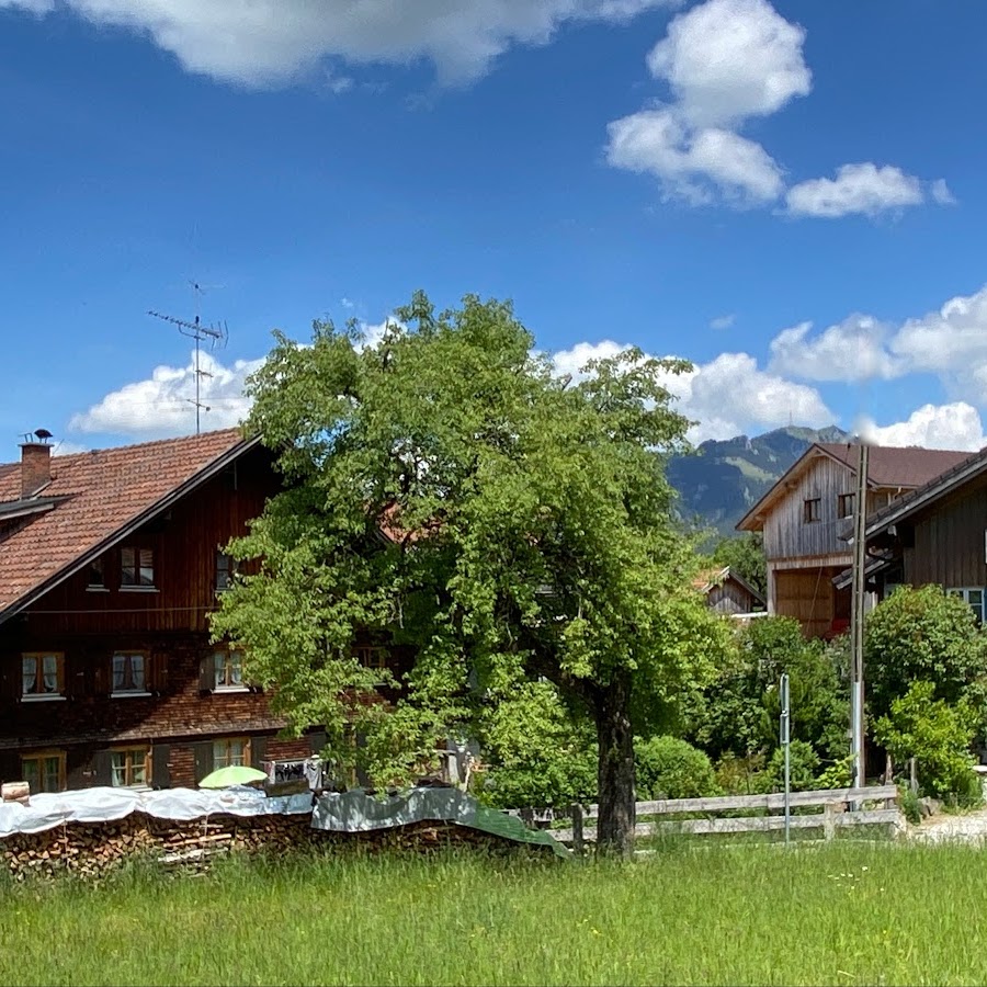 Ferienhof Stiefel | Allgäu-Urlaub | Landhof mit 4 FeWos (bis 15 Pers.) in Sonthofen