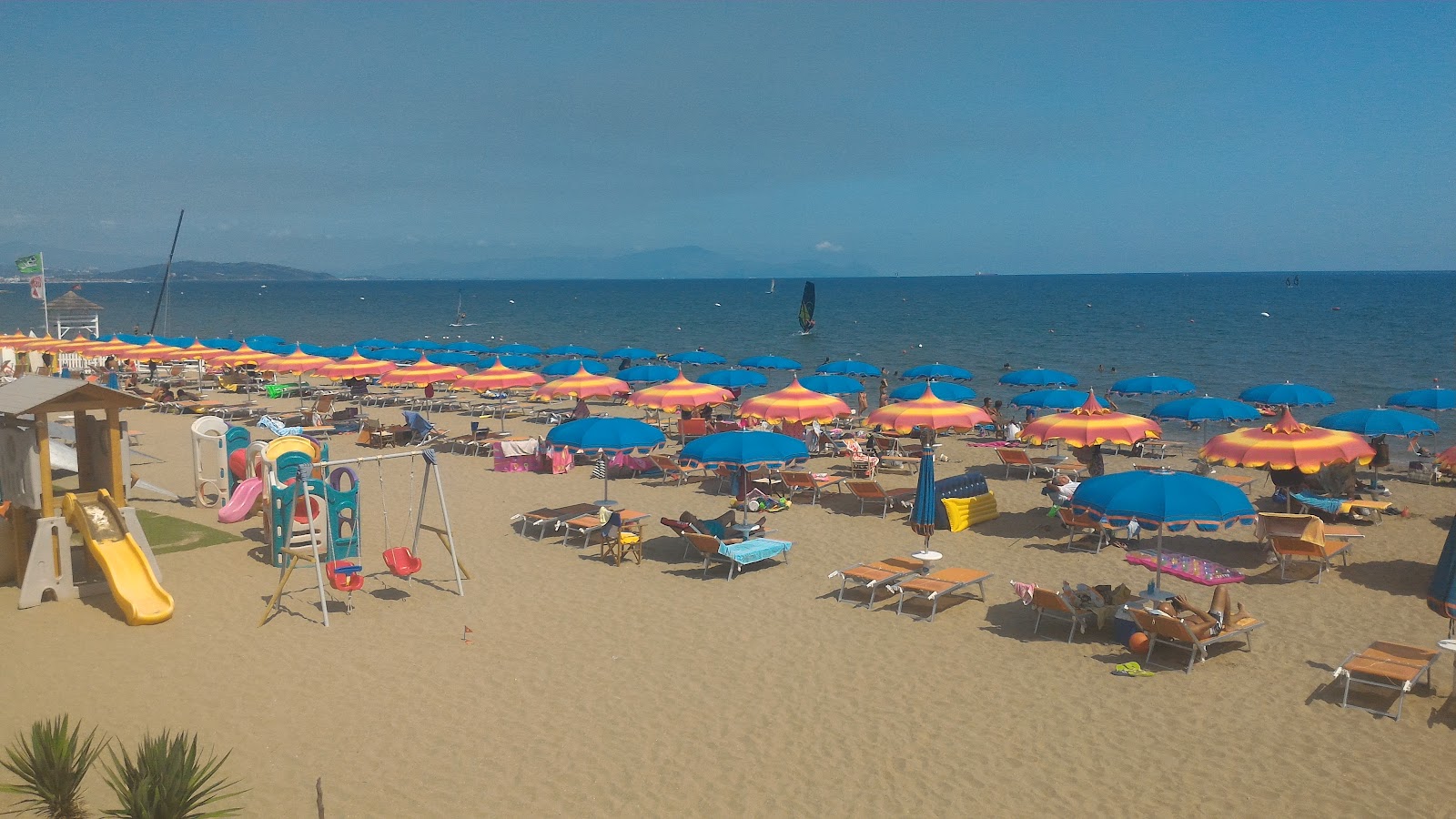 Photo de Spiaggia di Vindicio partiellement zone de villégiature