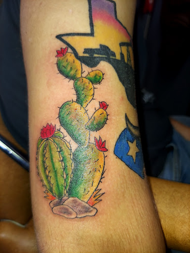 Explore heart and rose tattoo ideas, creative tattoo ideas in Odessa, available at Little Dragon Tattoos Studio