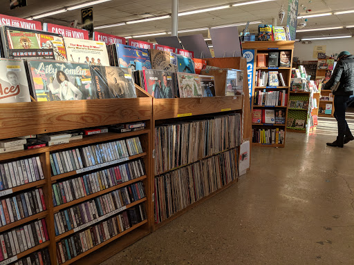Book Store «Half Price Books», reviews and photos, 151 Skokie Valley Rd, Highland Park, IL 60035, USA