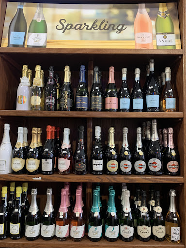 Party Store «Cornersburg Party Shop», reviews and photos, 3727 Tippecanoe Rd, Youngstown, OH 44511, USA