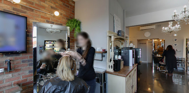 Comments and reviews of Studio 11 Hairdressing